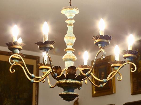A wooden and metal chandelier