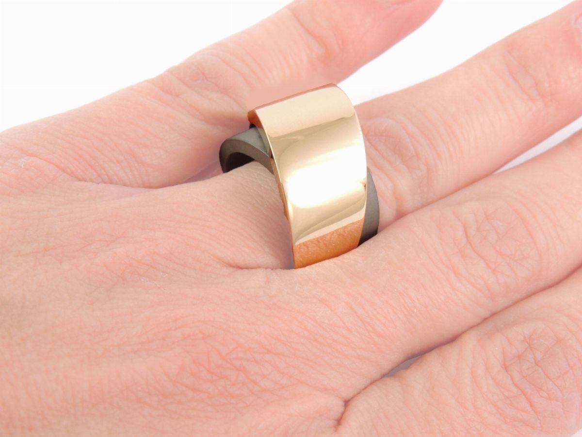 Anello Vhernier "tourbillon" in Oro Rosa e Titanio