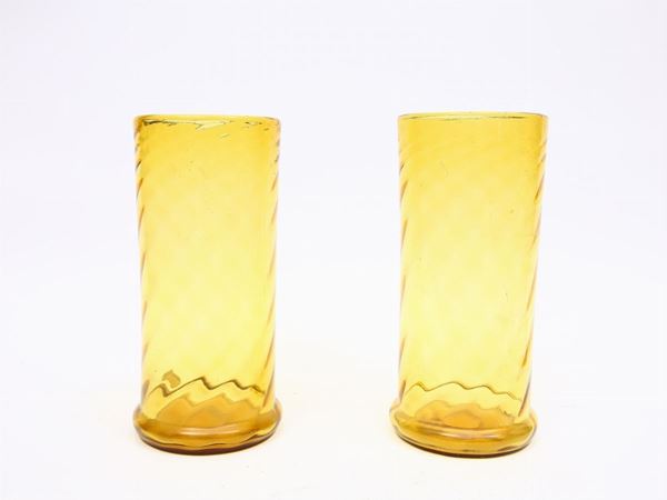 Coppia di vasi cilindrici in vetro soffiato color ambra