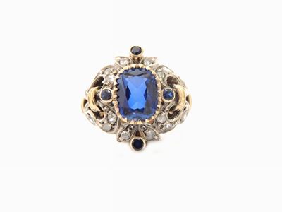 Anello a Margherita in Oro Giallo e Argento con Diamanti, Zaffiri e Zaffiro Sintetico
