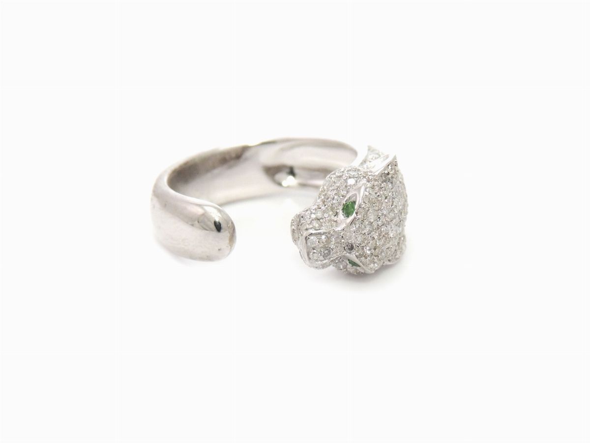 Anello Animalier in Oro Bianco con Diamanti e Smeraldi