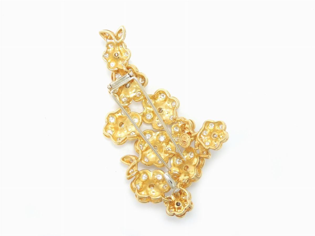 Parure Spallanzani Girocollo/spilla Scomponibili e Orecchini in Oro Giallo e Diamanti