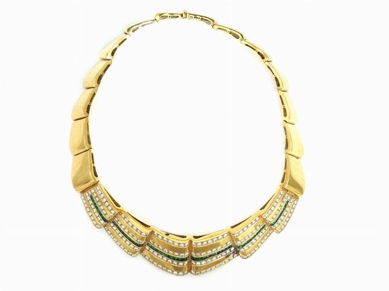 Demi Parure Girocollo e Orecchini Animalier Spallanzani in Oro Giallo, Diamanti e Smeraldi