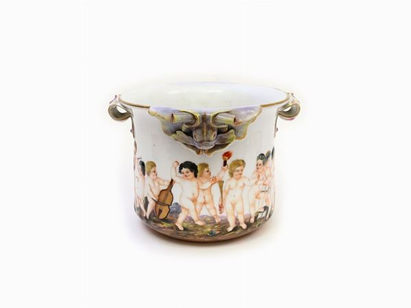 A porcelain ice basket, probably by Helena Wolfson  (Dresden. second half of the 19th centruy)  - Auction Antiquities, Interior Decorations and Vintage  from the Panarello Gallery in Taormina - Maison Bibelot - Casa d'Aste Firenze - Milano