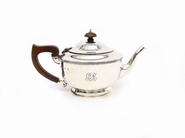 An english teapot in sterling  (Birmingham 1932)  - Auction Antiquities, Interior Decorations and Vintage  from the Panarello Gallery in Taormina - Maison Bibelot - Casa d'Aste Firenze - Milano