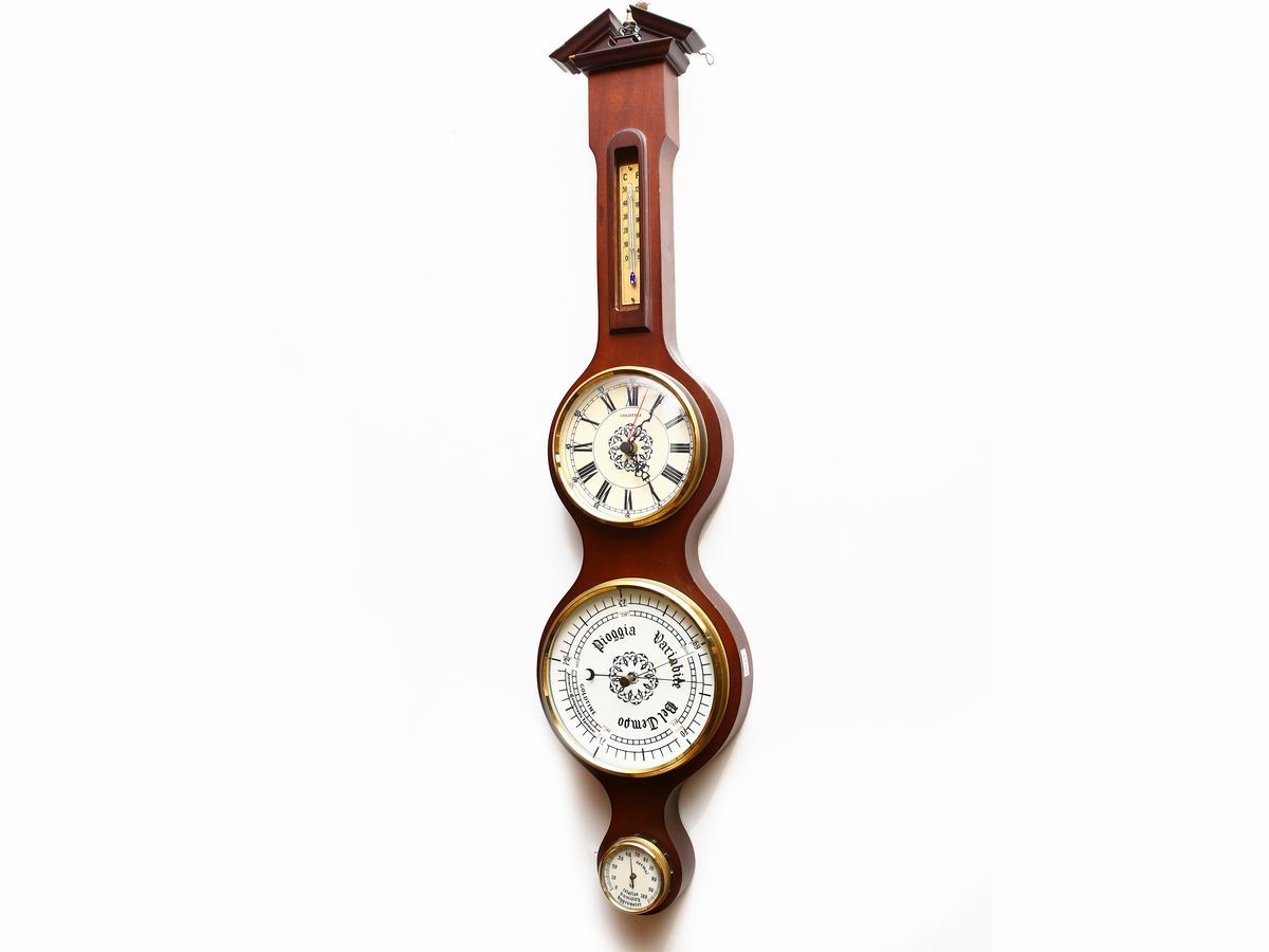 Orologio a Pendolo in Noce da Muro