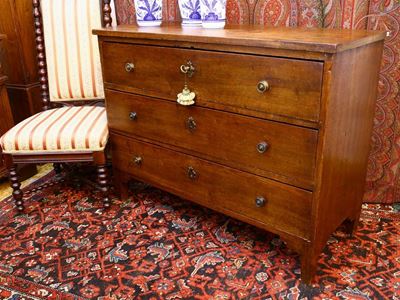 Cassettone Rustico in Noce