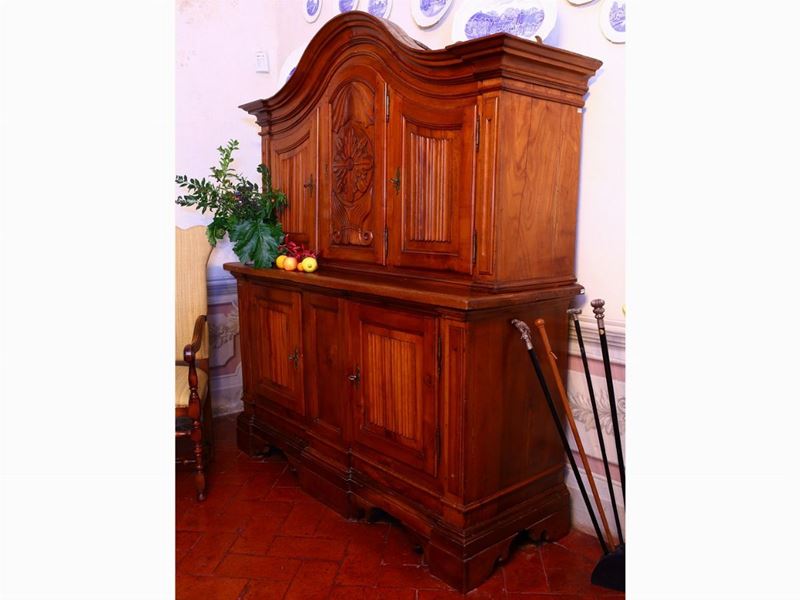 Credenza Provenzale a Due Corpi in Ciliegio