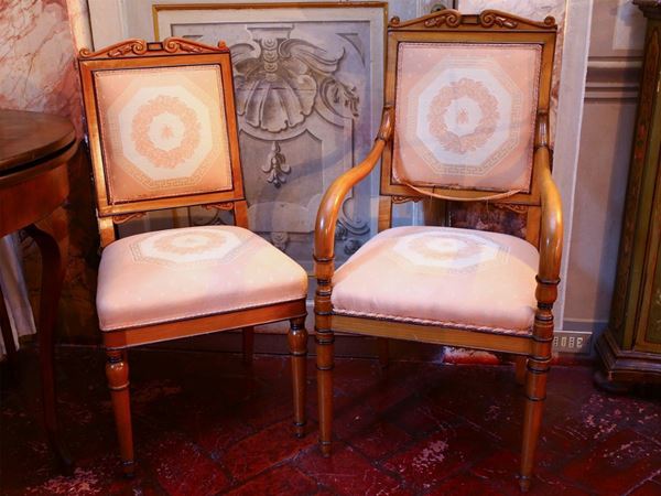 Serie di sedie e due poltroncine in ciliegio