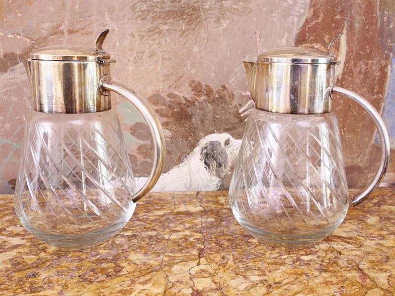 Coppia di Caraffe da Bibita in Metallo Argentato e Cristallo