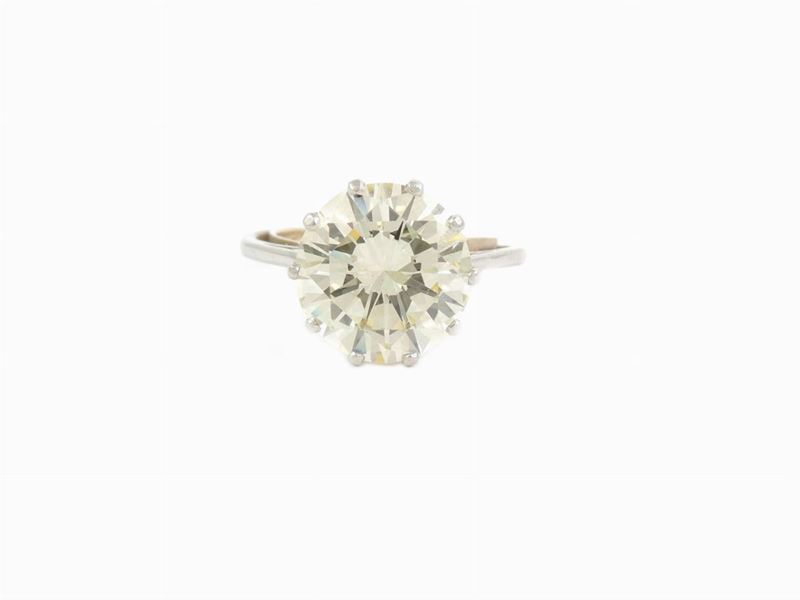 Anello Solitario in Platino con Diamante