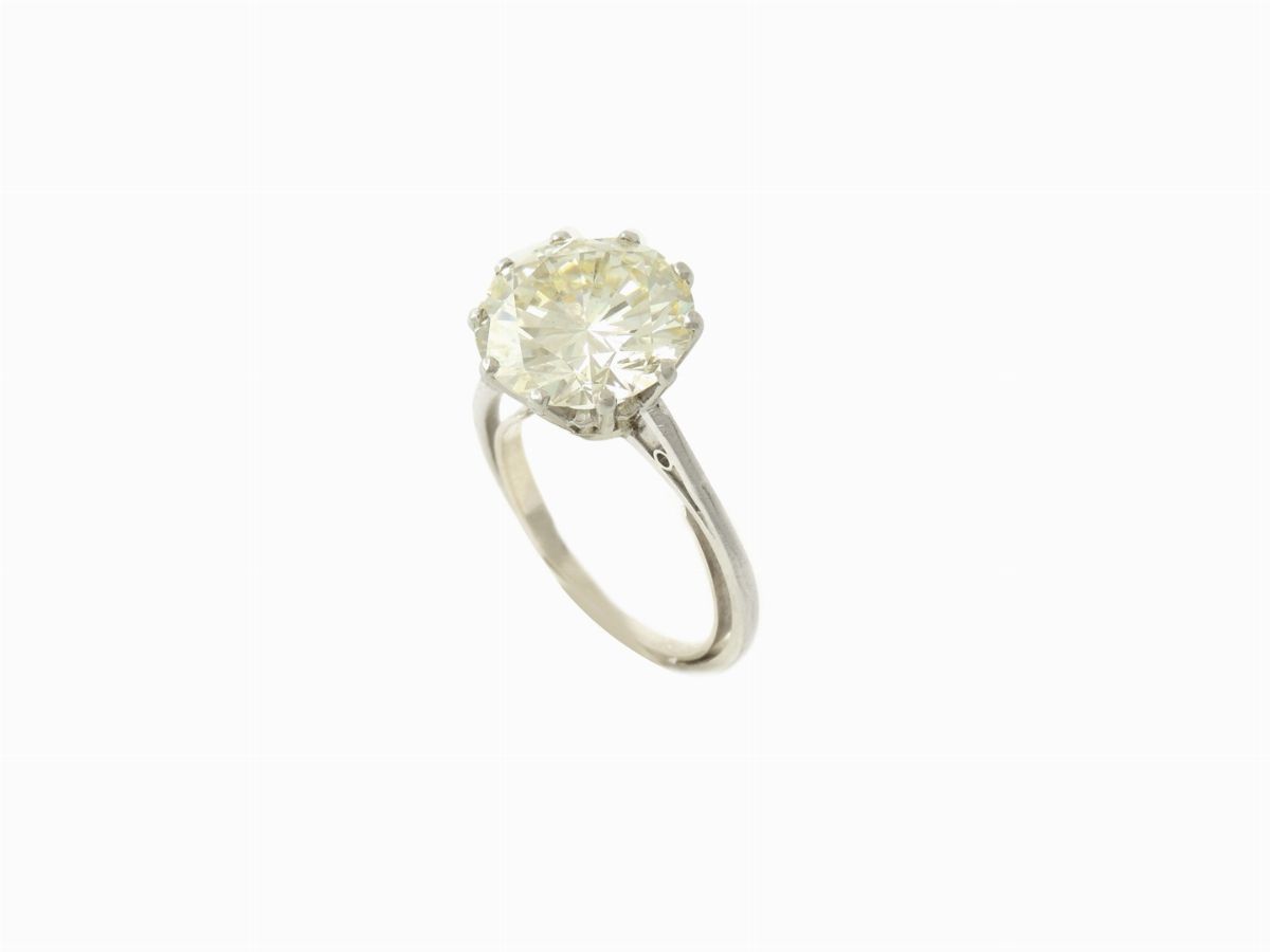 Anello Solitario in Platino con Diamante