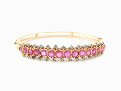 Bracciale Rigido in Oro Giallo con Diamanti e Rubini Birmani