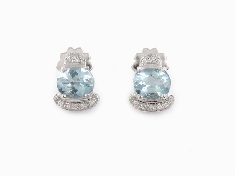 Orecchini in Oro Bianco, Diamanti e Acquemarine