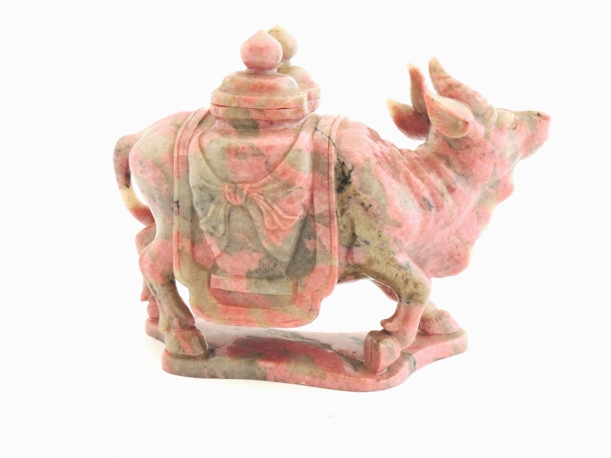 Scultura in Rodonite