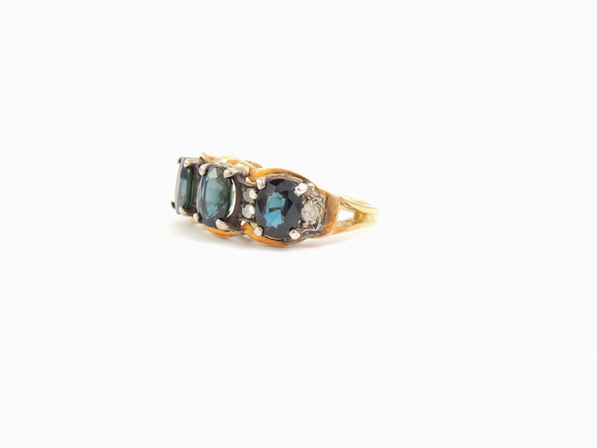 Anello in Oro Giallo e Argento con Diamanti e Zaffiri