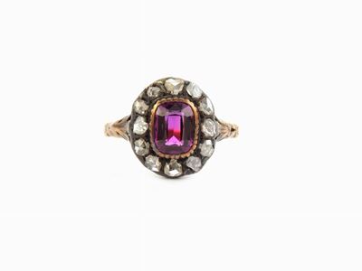 Anello in Oro Giallo e Argento con Diamanti e Rubino Sintetico