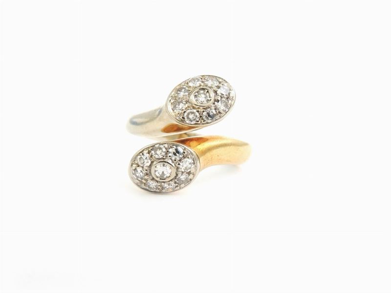 Anello Contrarié in Oro Giallo e Bianco con Diamanti