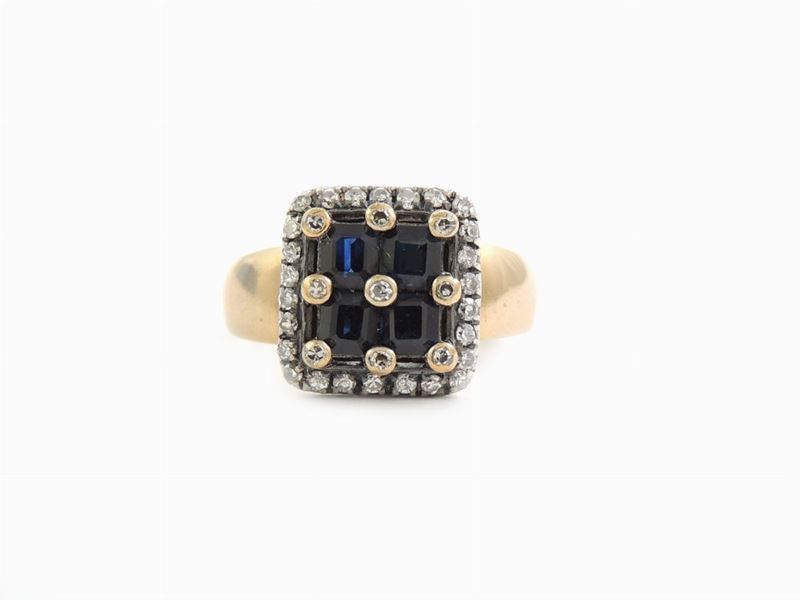Anello in Oro Giallo e Bianco con Diamanti e Zaffiri