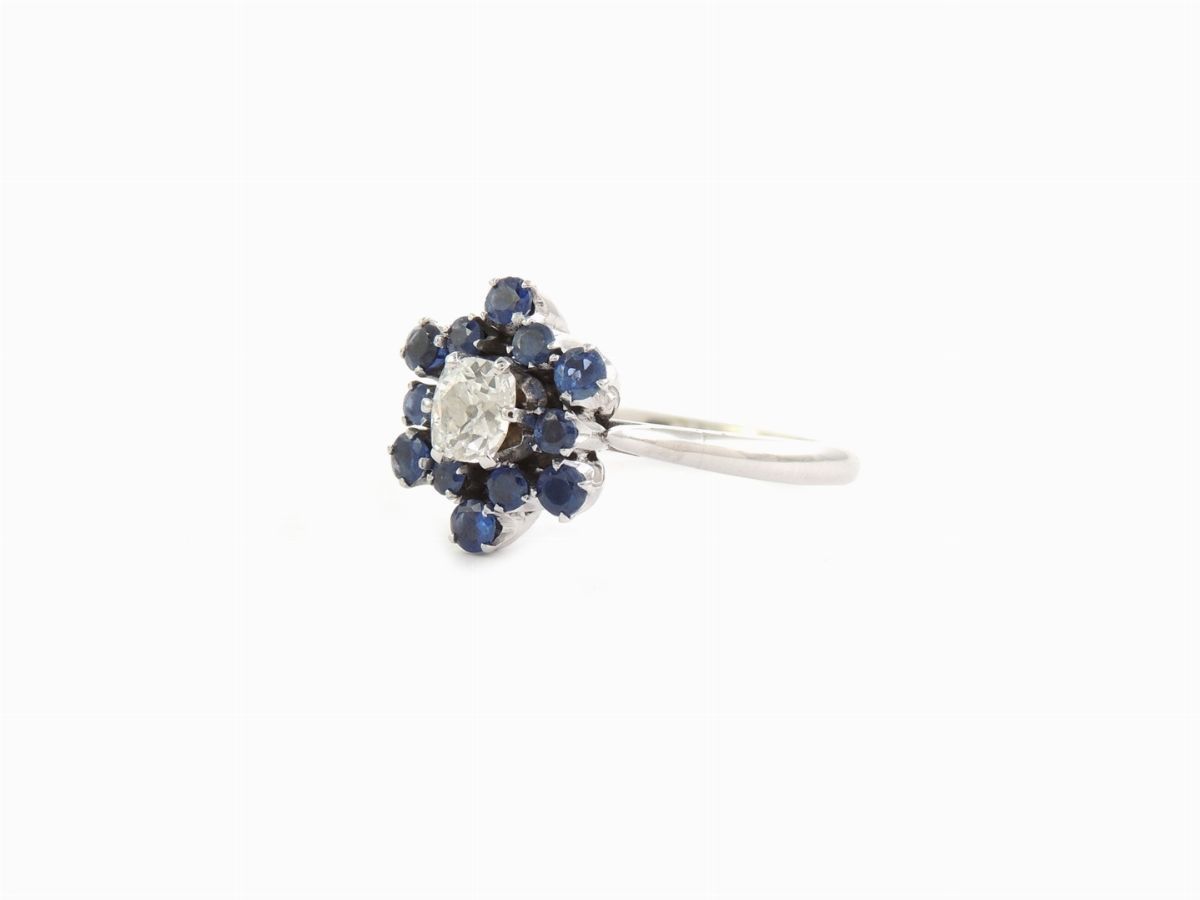 Anello a Margherita in Oro Bianco con Diamanti e Zaffiri