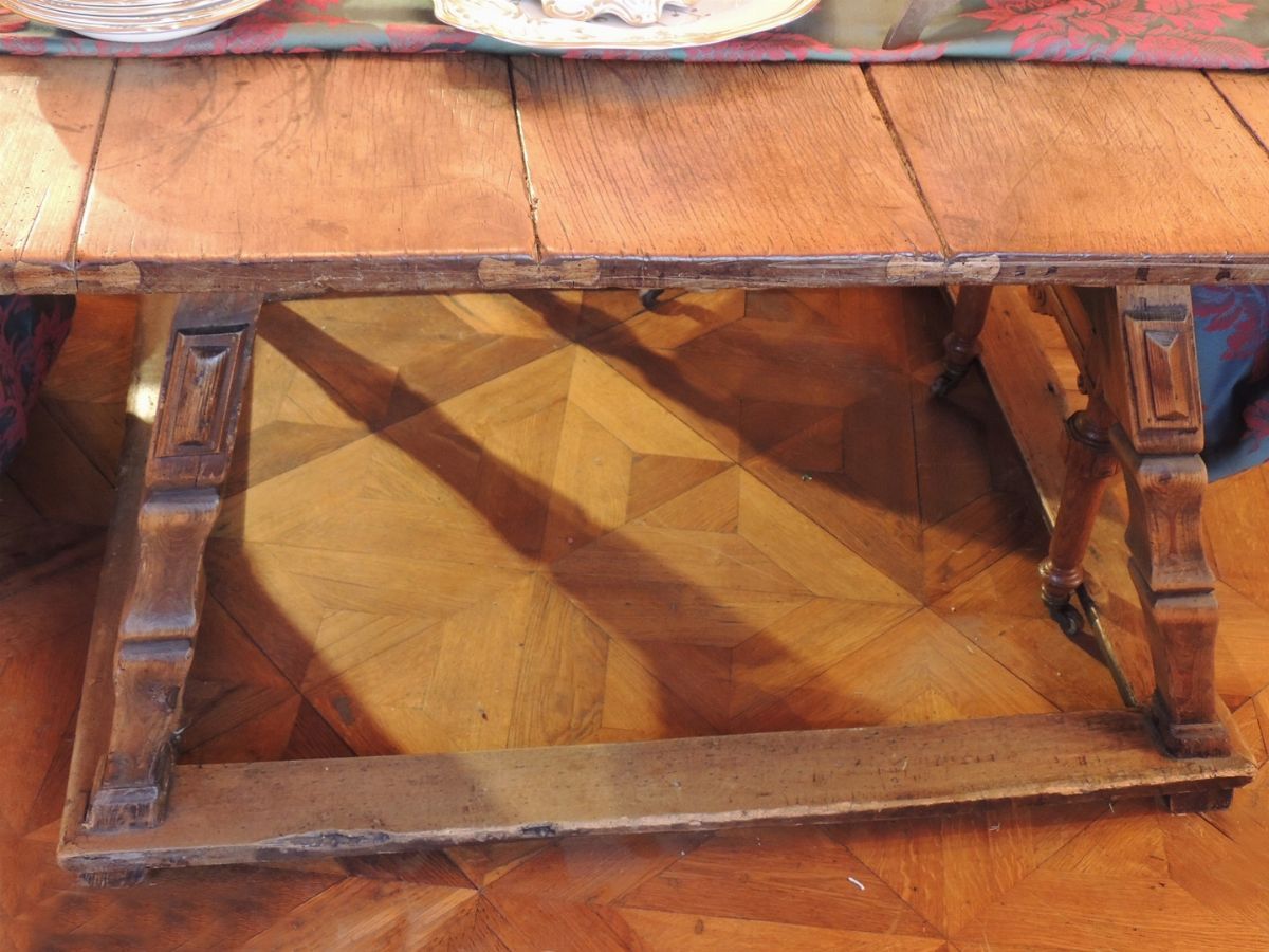 Tavolo Tirolese Rustico in Noce
