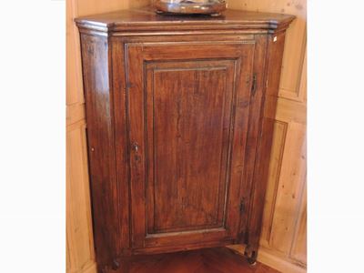 Angoliera in Legno Tenero