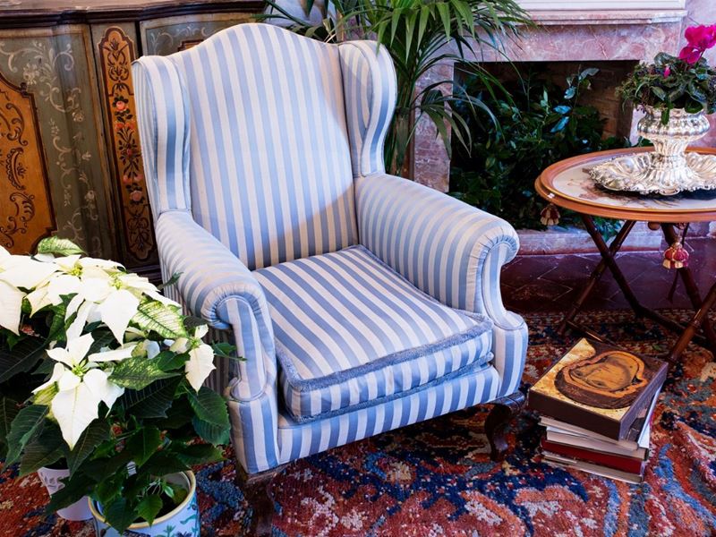 Coppia di Poltrone Bergere Imbottite