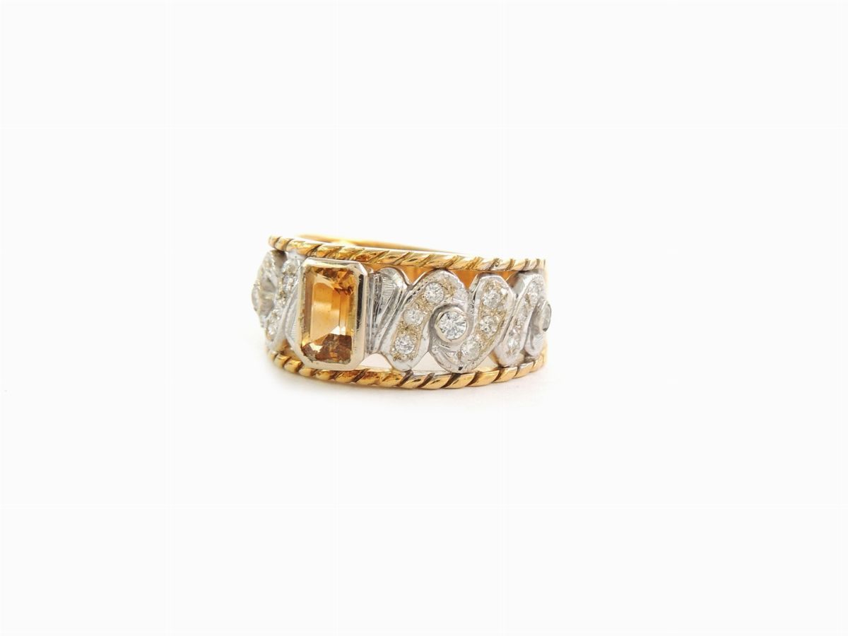 Anello in Oro Giallo e Bianco con Diamanti e Quarzo Citrino