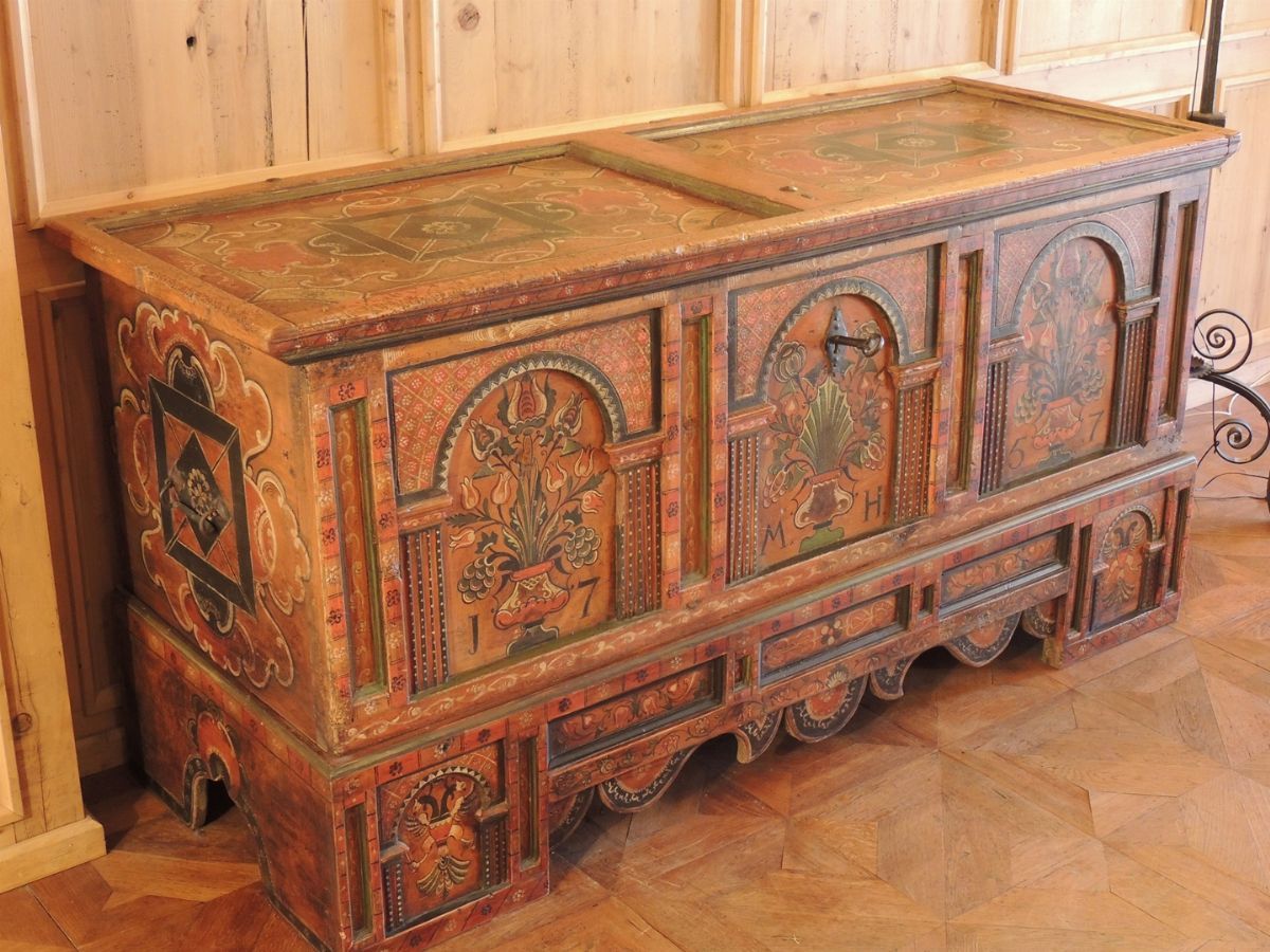 Cassone Tirolese in Legno Dipinto