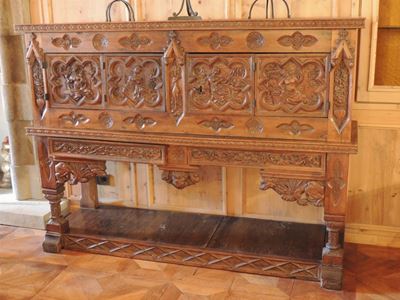 Credenza Tirolese in Noce