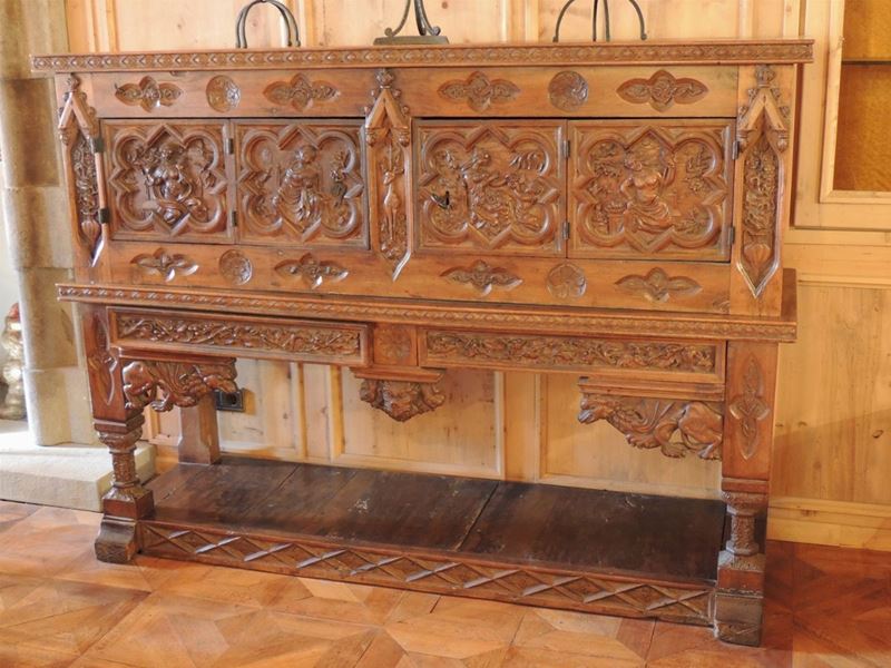 Credenza Tirolese in Noce