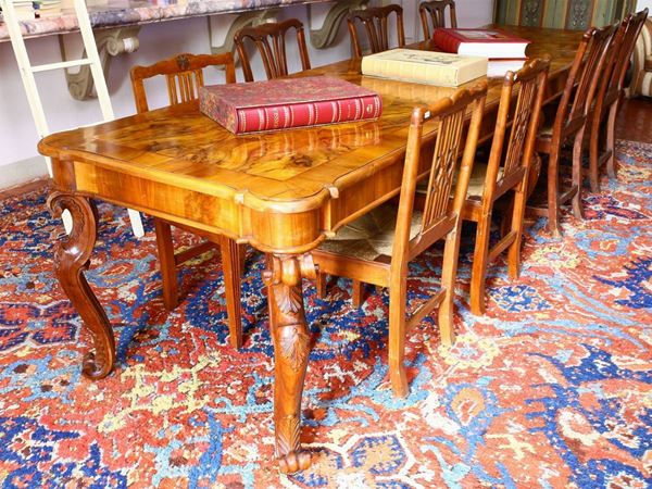 A large walnut briar veneered table  (20th century)  - Auction Furniture and Paintings from Palazzo al Bosco and from other private property - Maison Bibelot - Casa d'Aste Firenze - Milano