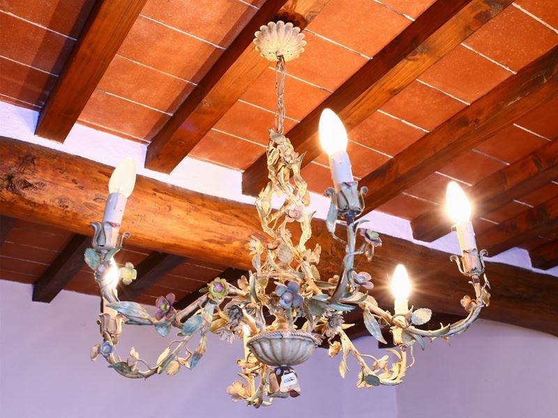 Lampadario Floreale in Metallo Laccato