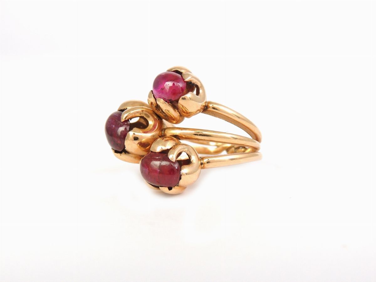 Anello in Oro Giallo con Rubini