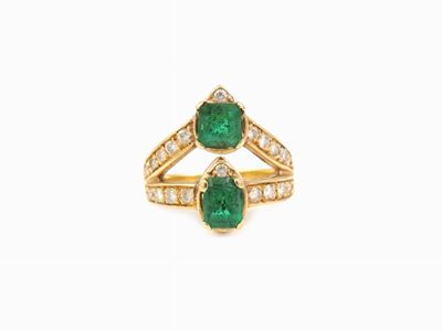 Anello in Oro Giallo con Diamanti e Smeraldi