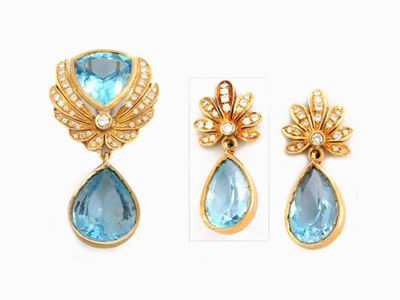 Demi Parure in Oro Giallo Orecchini e Pendente con Diamanti e Topazi Azzurri