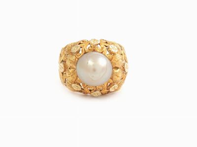 Anello in Oro Giallo con Perla Coltivata