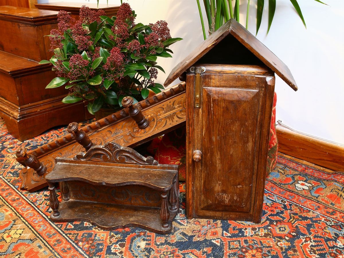 Lotto di Complementi D'arredo in Legno Tenero