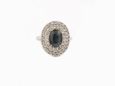 Anello in Oro Bianco con Diamanti e Zaffiro