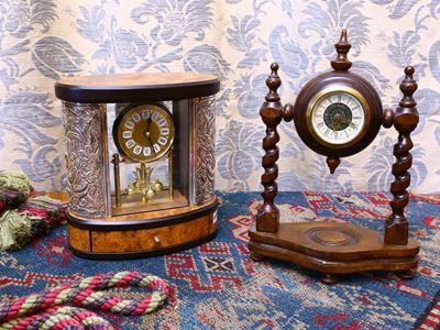 Due Orologi da Tavolo