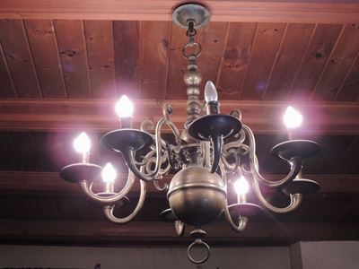 Lampadario in Ottone di Gusto Fiammingo