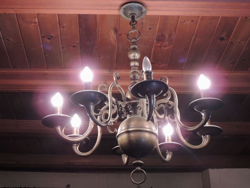 Lampadario in Ottone di Gusto Fiammingo