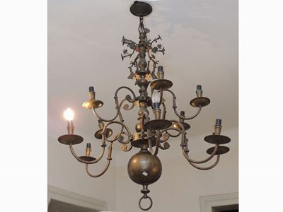 Lampadario in Bronzo di Gusto Fiammingo
