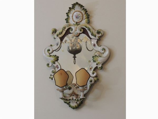 Coppia di ventole con cornici in ceramica  - Asta Arredi tirolesi di Villa Regina a Dobbiaco - Maison Bibelot - Casa d'Aste Firenze - Milano