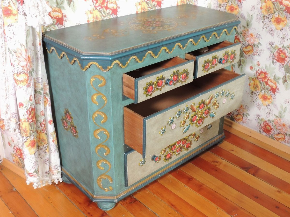Cassettone Tirolese in Legno Dipinto
