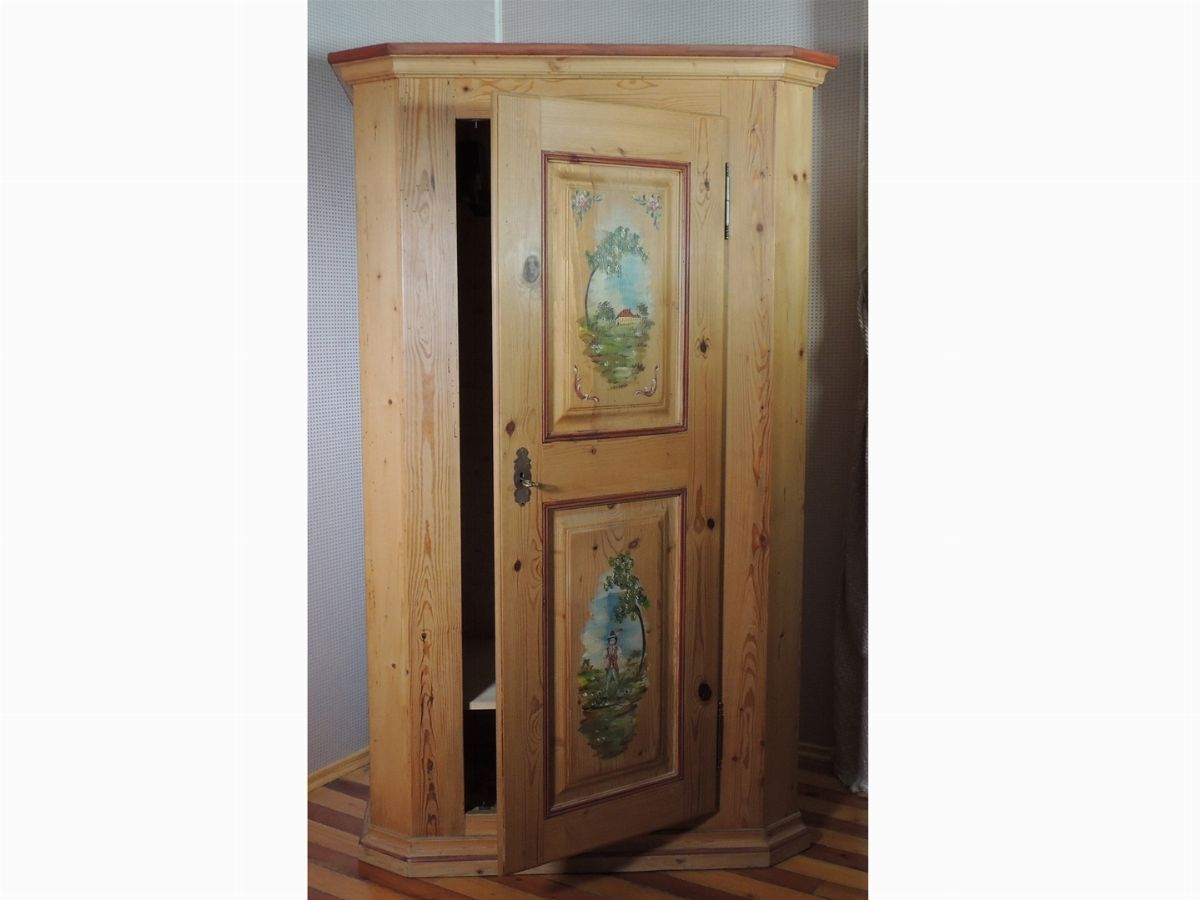 Piccolo Armadio Tirolese in Legno Tenero