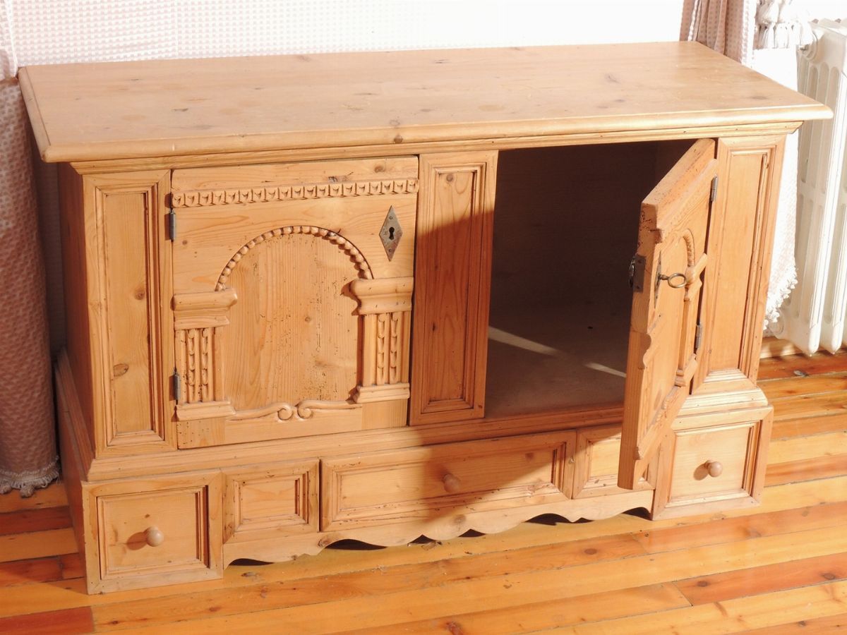 Piccola Credenza Tirolese in Legno di Abete
