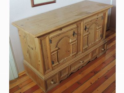 Piccola Credenza Tirolese in Legno di Abete