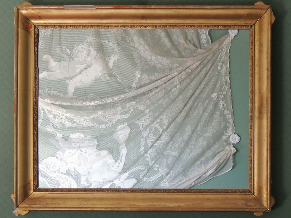 Piccola Specchiera con Cornice in Legno Dorato