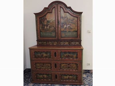 Cassettone Tirolese con Alzata in Legno Tenero Dipinto